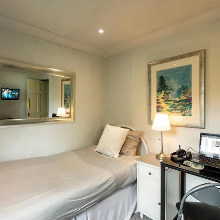Homestay The Old Coach House Leeds (West Yorkshire)
